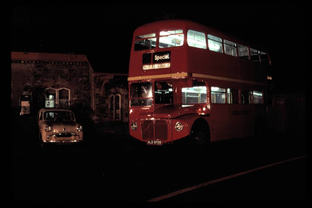 RM1872 at Buckfastleigh - night shot