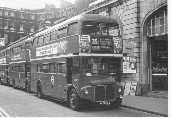 RM1872 at Victoria Station in 1978